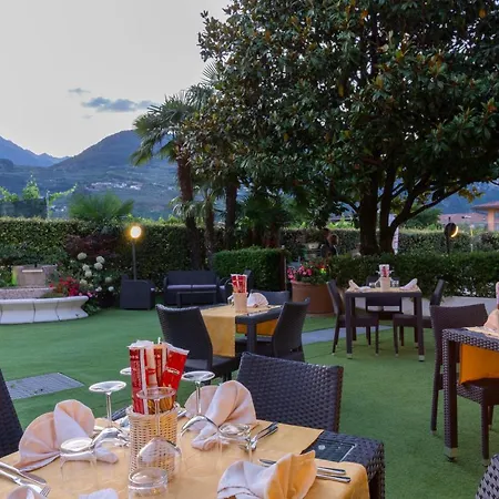 Campagnola Piano Terra Con Giardino Privato Apartment Riva del Garda