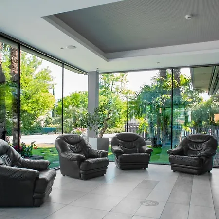 Apartment Campagnola Piano Terra Con Giardino Privato