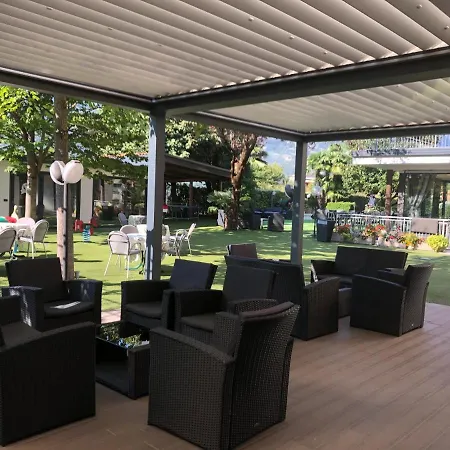 Campagnola Piano Terra Con Giardino Privato Apartment Riva del Garda
