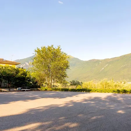 Campagnola Piano Terra Con Giardino Privato Riva del Garda