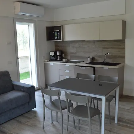 Campagnola Piano Terra Con Giardino Privato * Riva del Garda