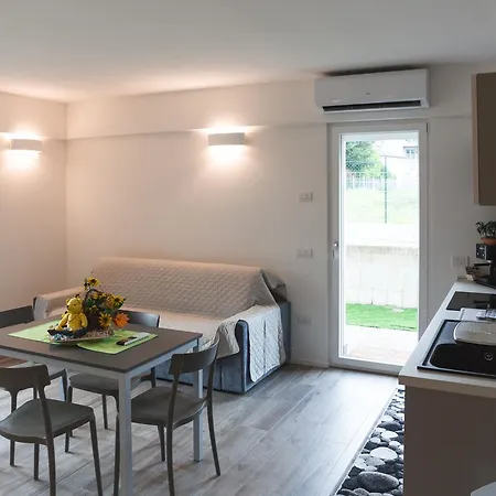 Apartment Campagnola Piano Terra Con Giardino Privato Riva del Garda