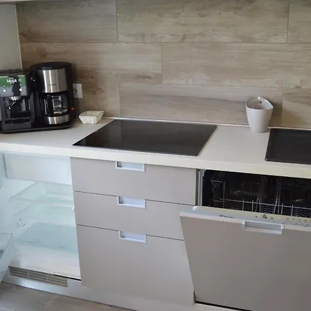 Appartamento Campagnola Piano Terra Con Giardino Privato *